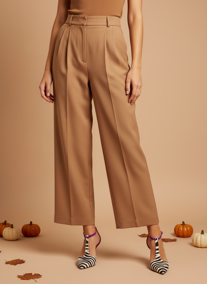 Zebra sandály s fialovým podpatkem a páskem vzadu