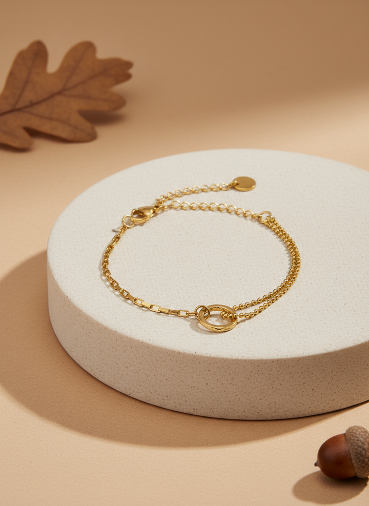 Zlatý tenisový náramek v krabičce