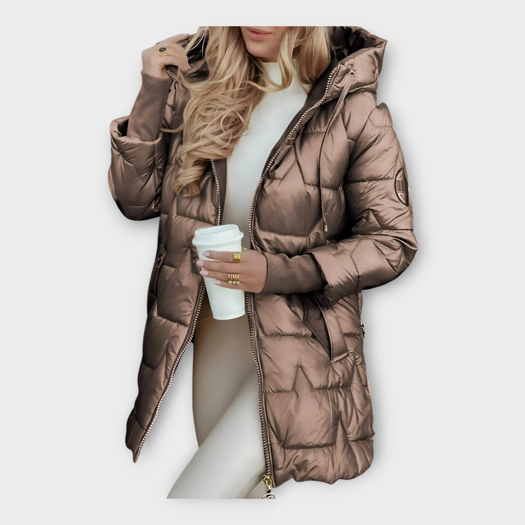 Pohodlná péřová bunda s kapucí